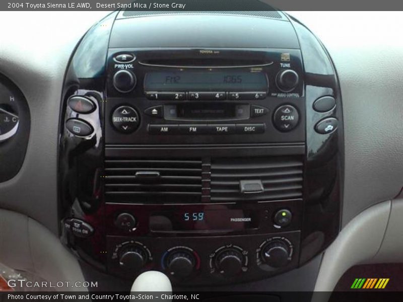 Controls of 2004 Sienna LE AWD