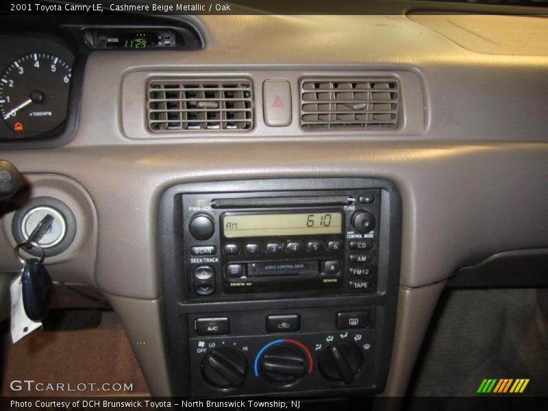 Cashmere Beige Metallic / Oak 2001 Toyota Camry LE
