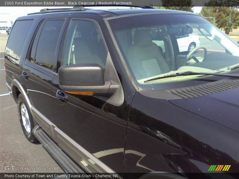 Black Clearcoat / Medium Parchment 2003 Ford Expedition Eddie Bauer