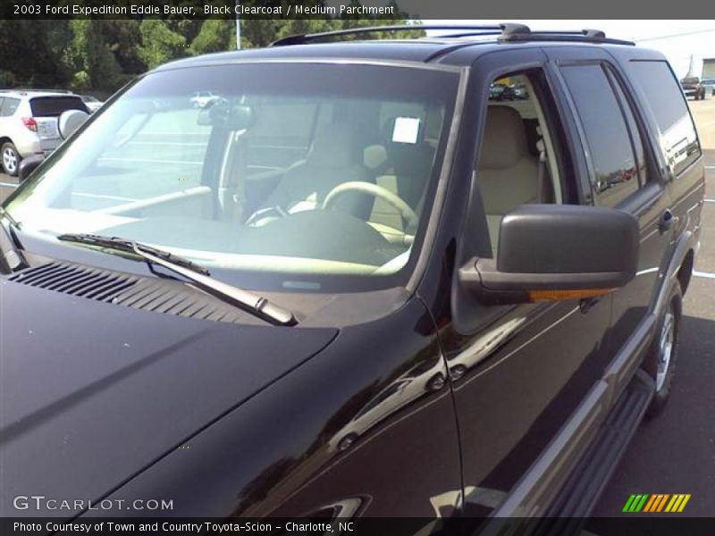 Black Clearcoat / Medium Parchment 2003 Ford Expedition Eddie Bauer