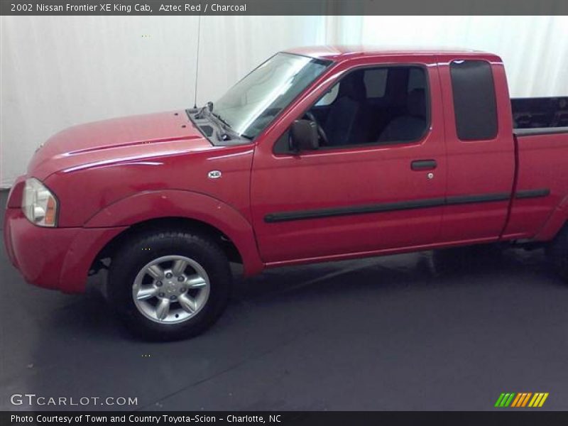 Aztec Red / Charcoal 2002 Nissan Frontier XE King Cab