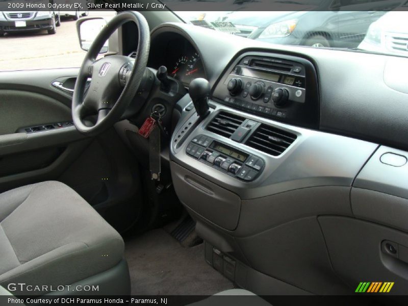 Silver Pearl Metallic / Gray 2009 Honda Odyssey EX