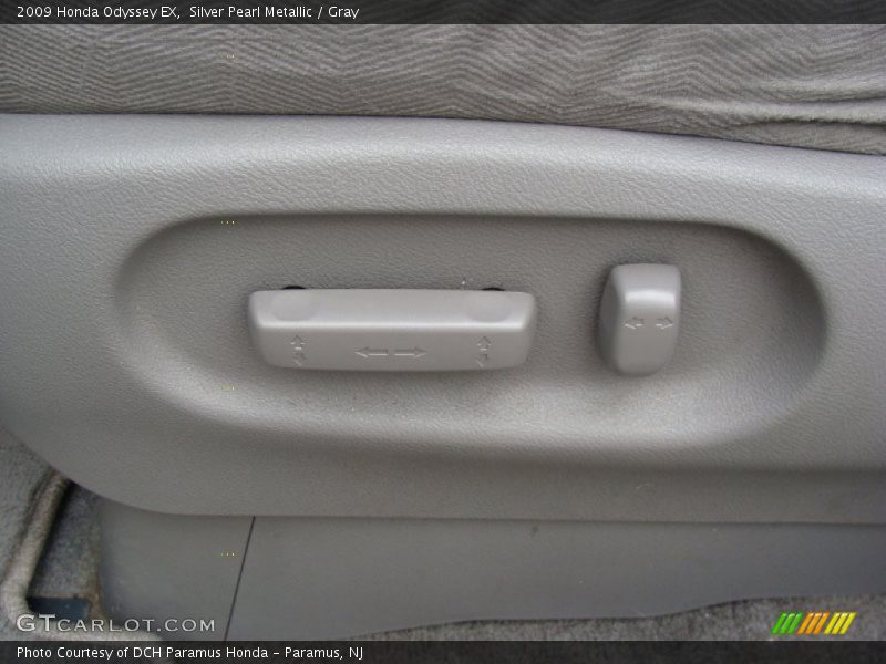 Silver Pearl Metallic / Gray 2009 Honda Odyssey EX