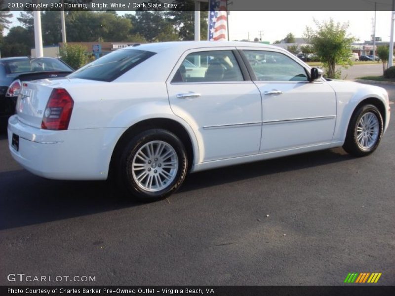 Bright White / Dark Slate Gray 2010 Chrysler 300 Touring