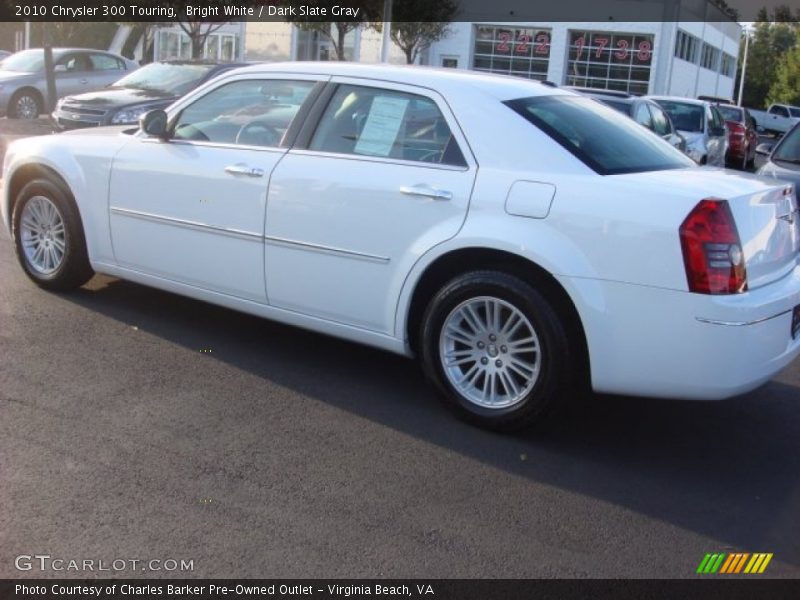 Bright White / Dark Slate Gray 2010 Chrysler 300 Touring