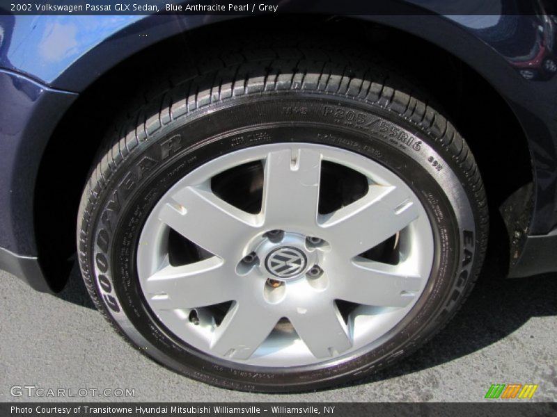 Blue Anthracite Pearl / Grey 2002 Volkswagen Passat GLX Sedan