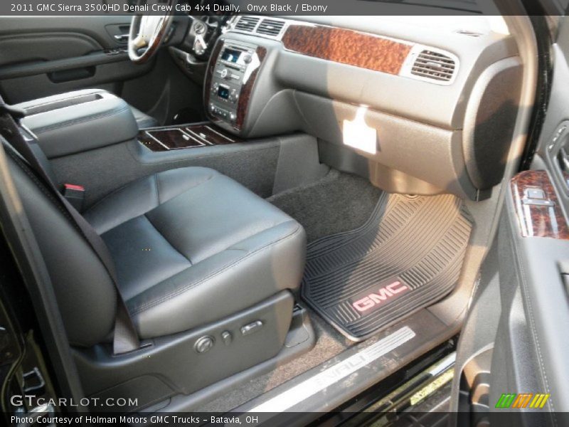 Onyx Black / Ebony 2011 GMC Sierra 3500HD Denali Crew Cab 4x4 Dually