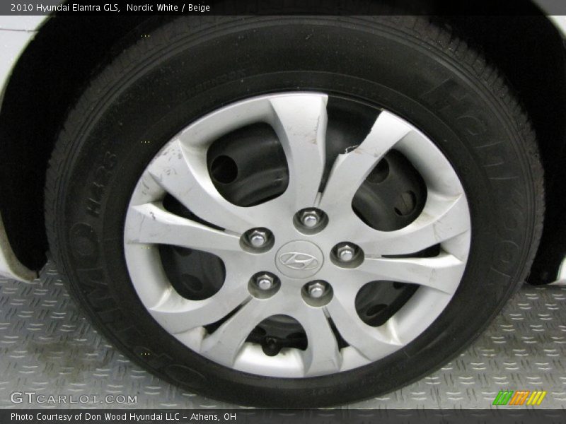 Nordic White / Beige 2010 Hyundai Elantra GLS