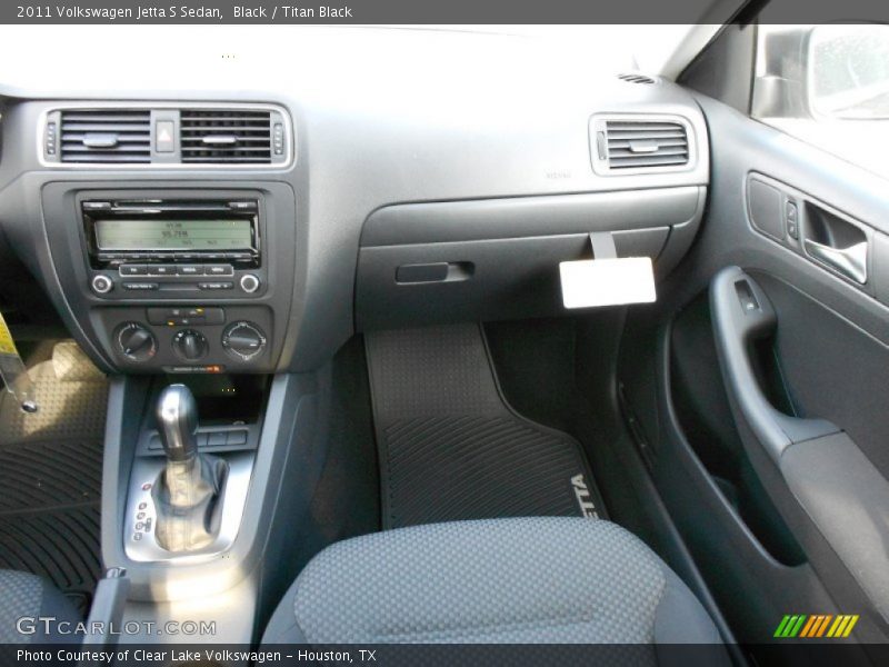 Black / Titan Black 2011 Volkswagen Jetta S Sedan