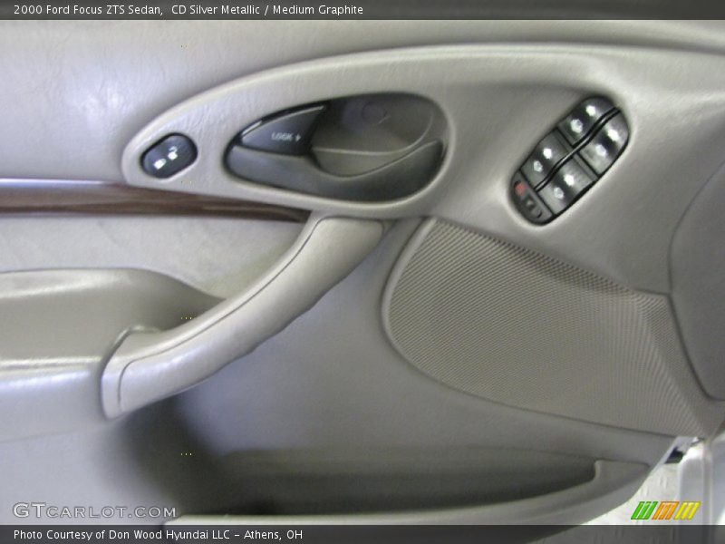 CD Silver Metallic / Medium Graphite 2000 Ford Focus ZTS Sedan