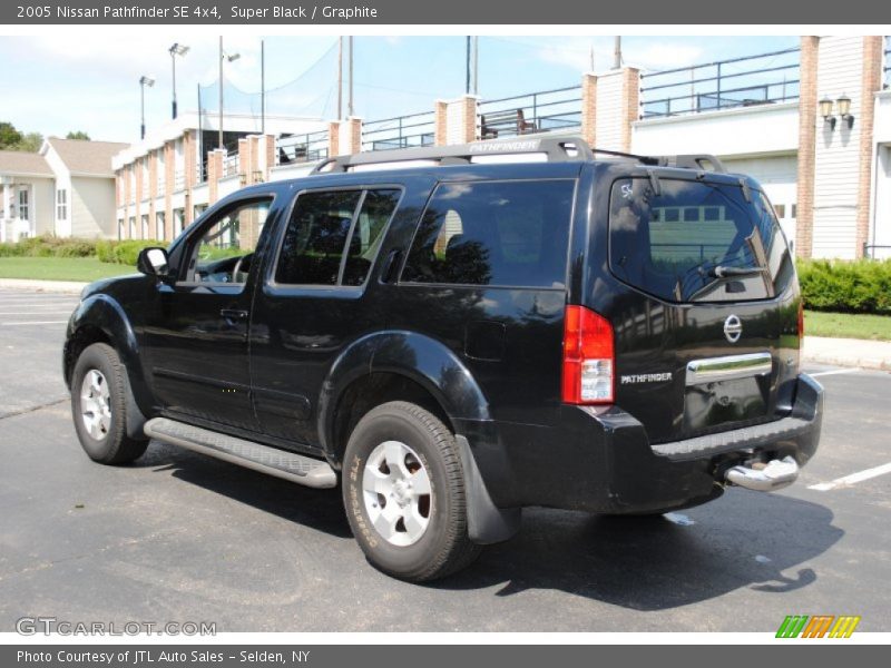 Super Black / Graphite 2005 Nissan Pathfinder SE 4x4