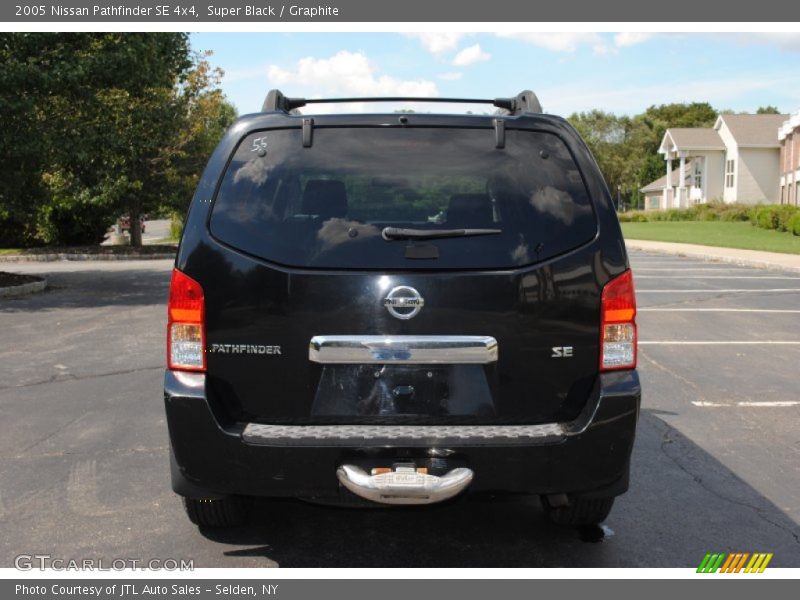Super Black / Graphite 2005 Nissan Pathfinder SE 4x4