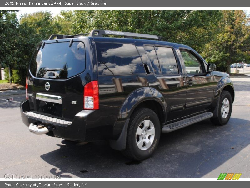 Super Black / Graphite 2005 Nissan Pathfinder SE 4x4