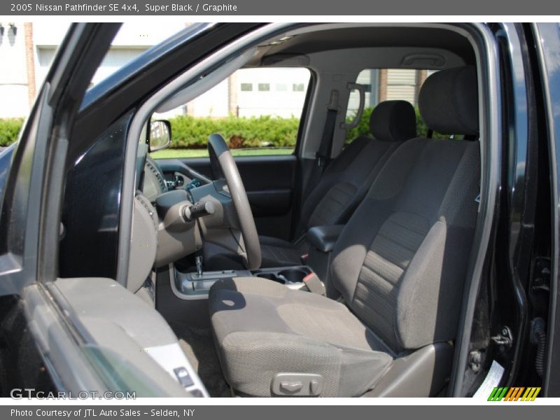 Super Black / Graphite 2005 Nissan Pathfinder SE 4x4