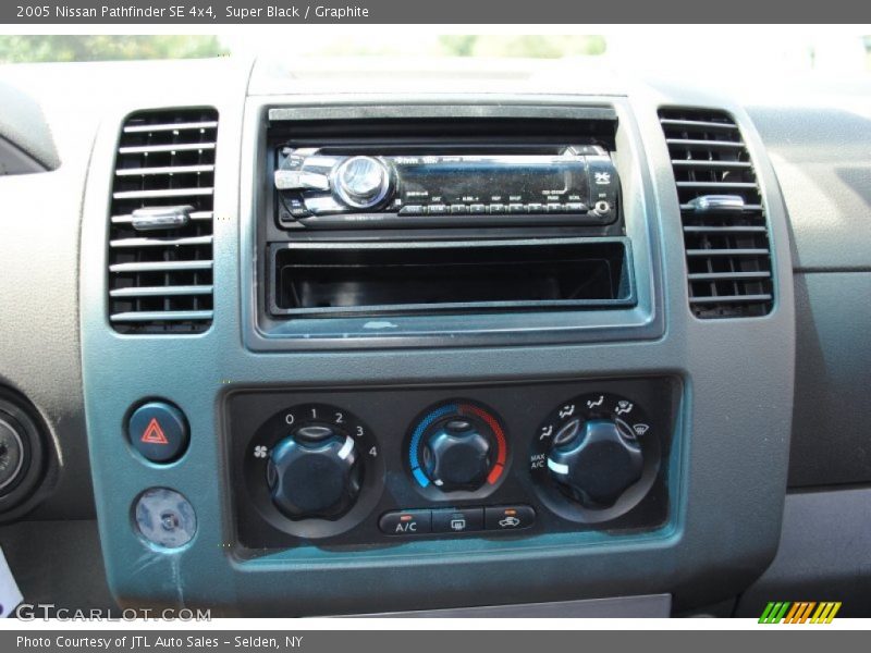 Super Black / Graphite 2005 Nissan Pathfinder SE 4x4