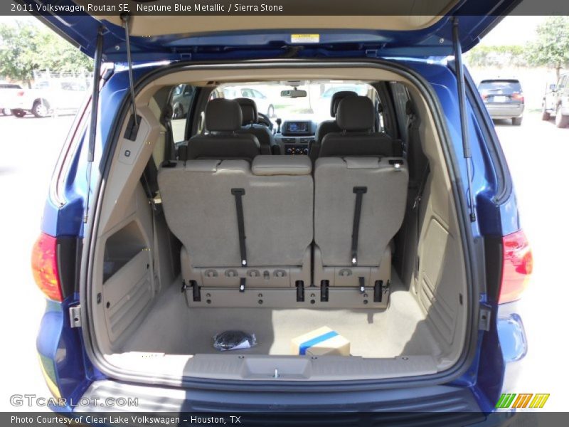 Neptune Blue Metallic / Sierra Stone 2011 Volkswagen Routan SE