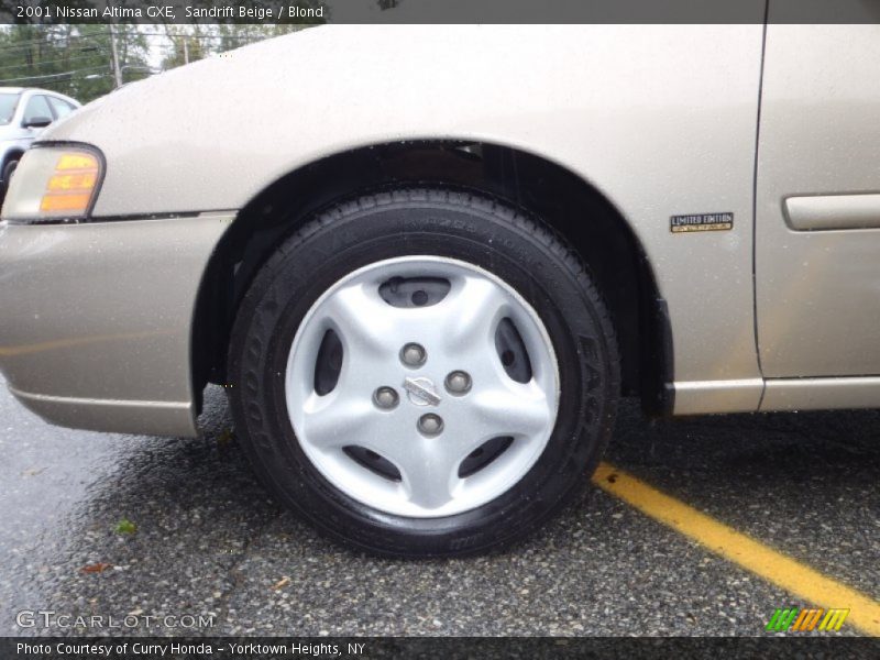 Sandrift Beige / Blond 2001 Nissan Altima GXE
