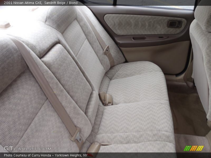Sandrift Beige / Blond 2001 Nissan Altima GXE
