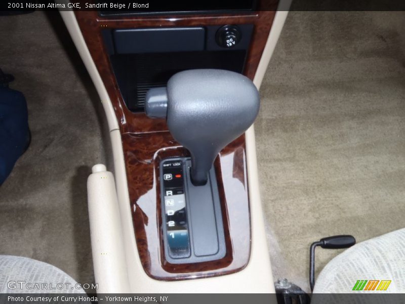Sandrift Beige / Blond 2001 Nissan Altima GXE
