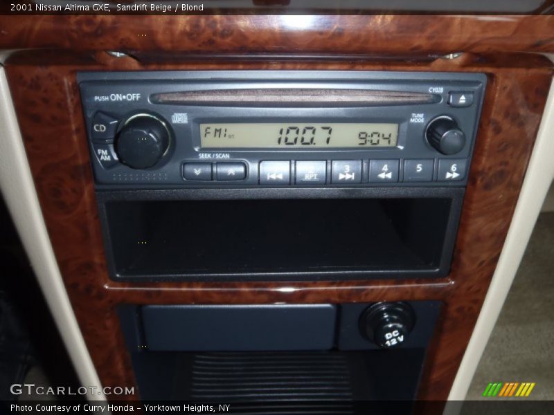 Sandrift Beige / Blond 2001 Nissan Altima GXE
