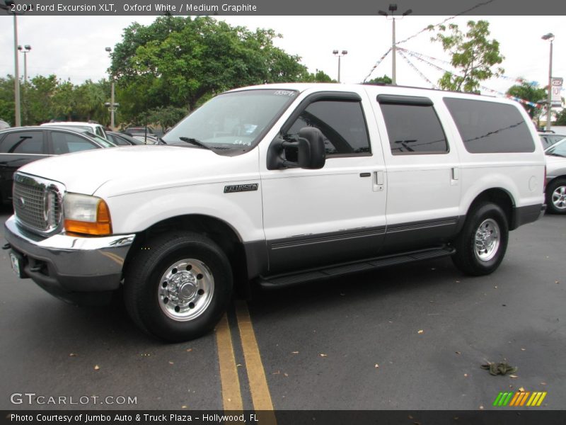 Front 3/4 View of 2001 Excursion XLT