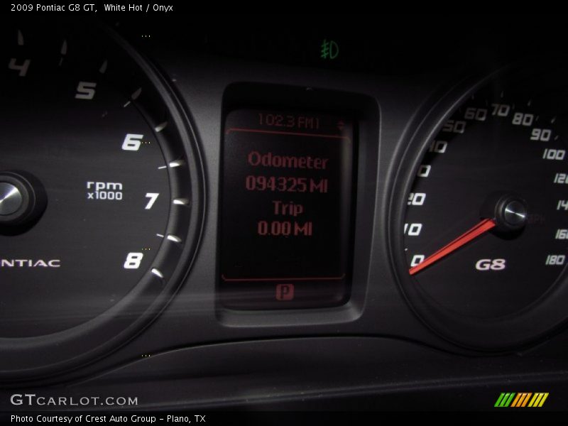 White Hot / Onyx 2009 Pontiac G8 GT