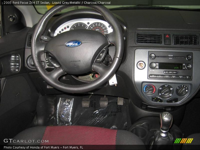 Liquid Grey Metallic / Charcoal/Charcoal 2005 Ford Focus ZX4 ST Sedan
