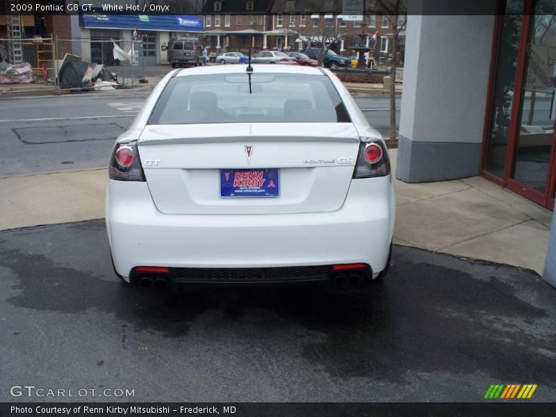 White Hot / Onyx 2009 Pontiac G8 GT