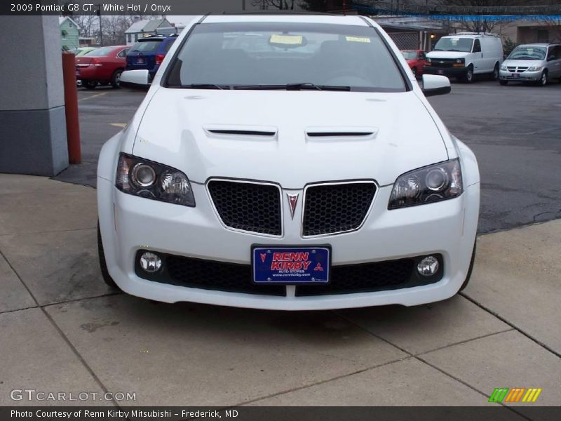White Hot / Onyx 2009 Pontiac G8 GT