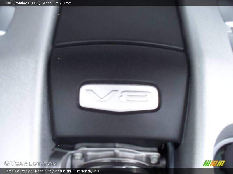 White Hot / Onyx 2009 Pontiac G8 GT
