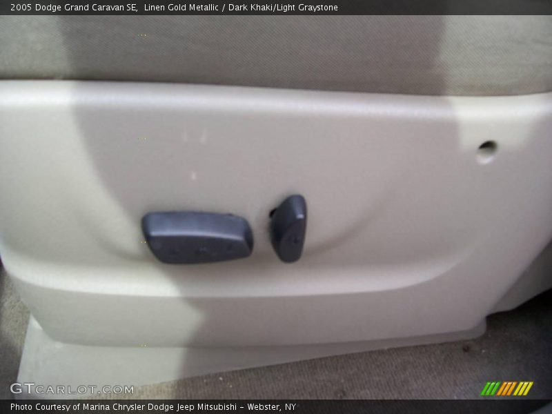 Linen Gold Metallic / Dark Khaki/Light Graystone 2005 Dodge Grand Caravan SE