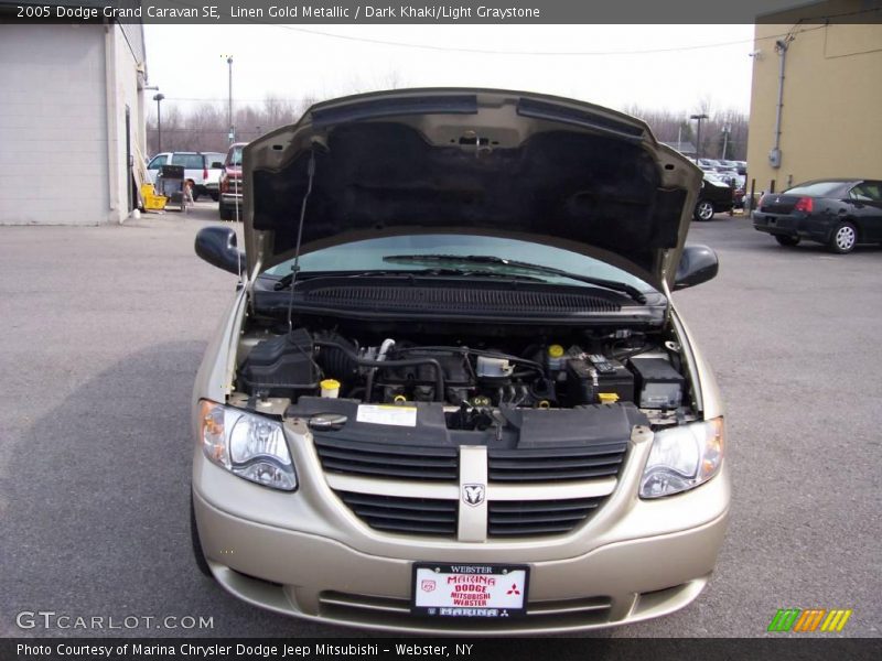 Linen Gold Metallic / Dark Khaki/Light Graystone 2005 Dodge Grand Caravan SE