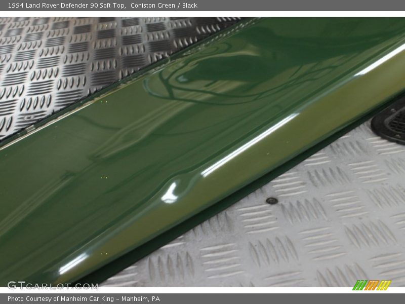 Coniston Green / Black 1994 Land Rover Defender 90 Soft Top