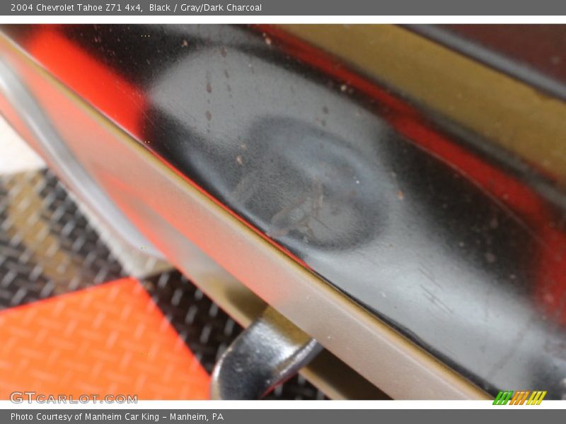 Black / Gray/Dark Charcoal 2004 Chevrolet Tahoe Z71 4x4