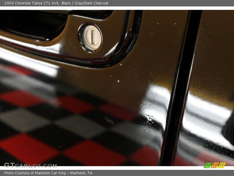 Black / Gray/Dark Charcoal 2004 Chevrolet Tahoe Z71 4x4