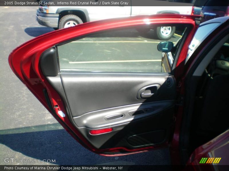 Inferno Red Crystal Pearl / Dark Slate Gray 2005 Dodge Stratus SE Sedan