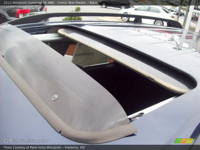 Cosmic Blue Metallic / Black 2011 Mitsubishi Outlander SE AWD