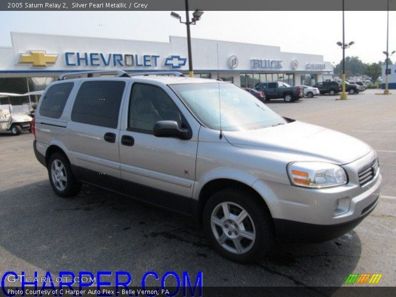 Silver Pearl Metallic / Grey 2005 Saturn Relay 2