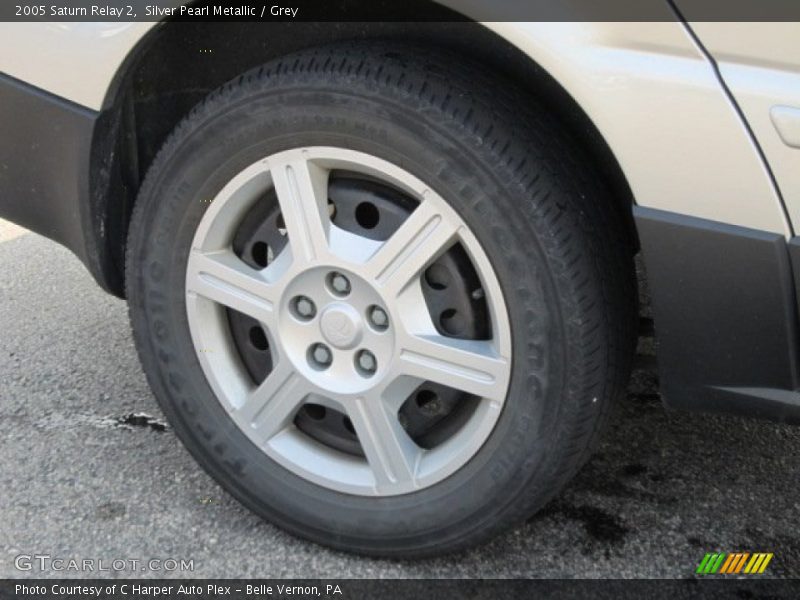 Silver Pearl Metallic / Grey 2005 Saturn Relay 2
