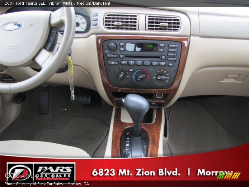 Vibrant White / Medium/Dark Flint 2007 Ford Taurus SEL