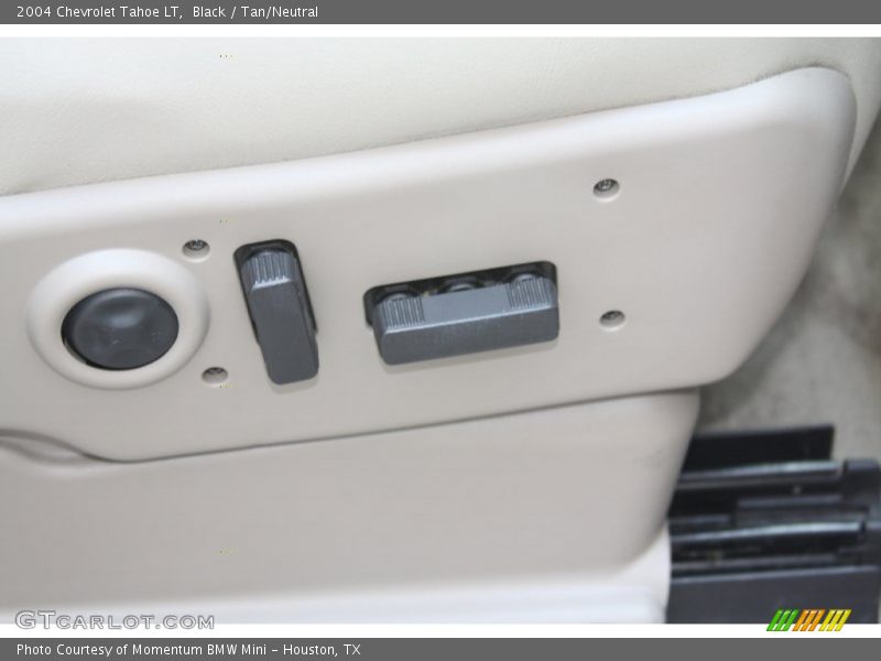 Black / Tan/Neutral 2004 Chevrolet Tahoe LT
