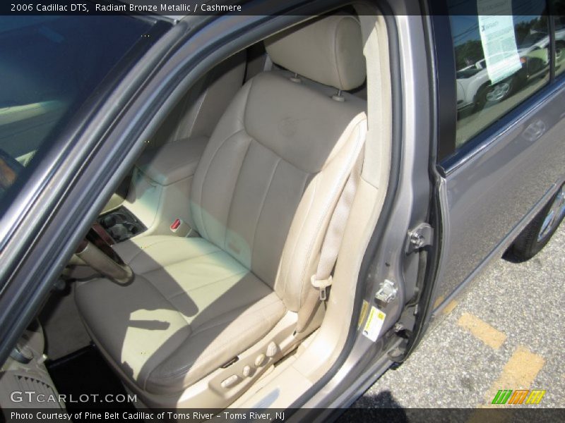 Radiant Bronze Metallic / Cashmere 2006 Cadillac DTS