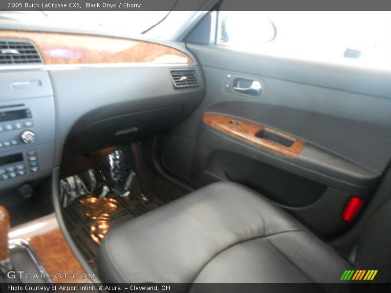 Black Onyx / Ebony 2005 Buick LaCrosse CXS