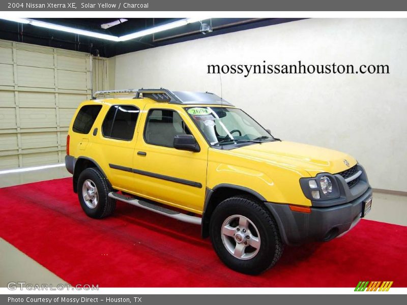 Solar Yellow / Charcoal 2004 Nissan Xterra XE