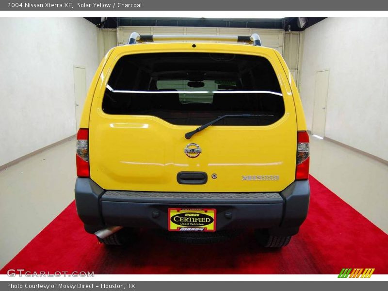 Solar Yellow / Charcoal 2004 Nissan Xterra XE