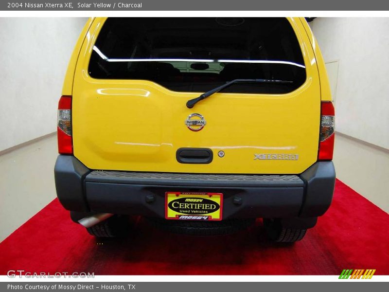 Solar Yellow / Charcoal 2004 Nissan Xterra XE