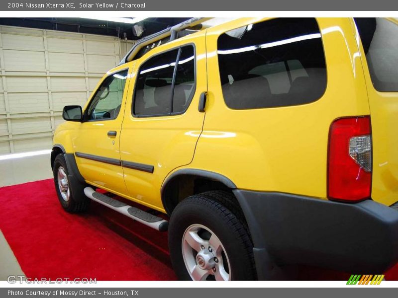Solar Yellow / Charcoal 2004 Nissan Xterra XE
