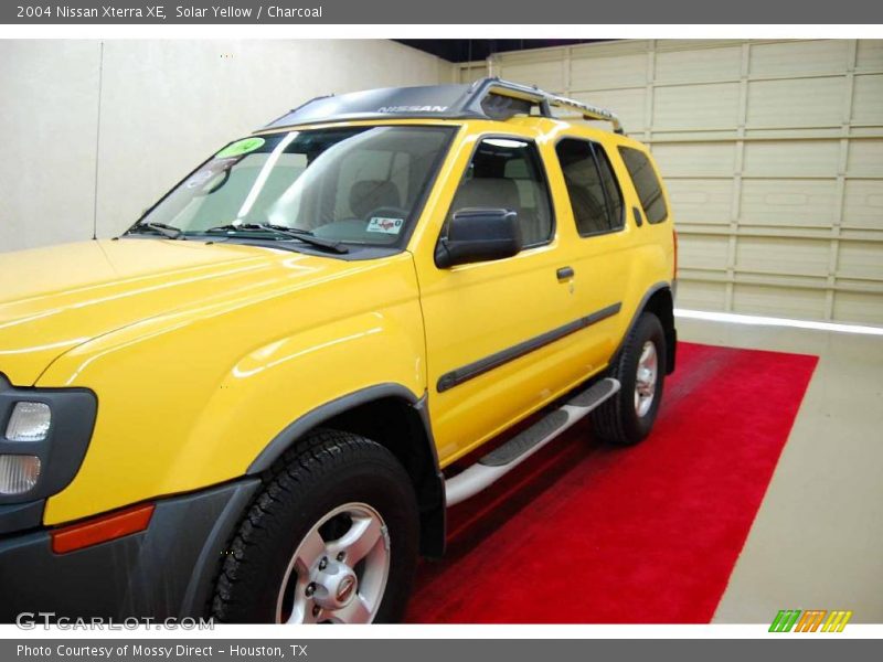 Solar Yellow / Charcoal 2004 Nissan Xterra XE
