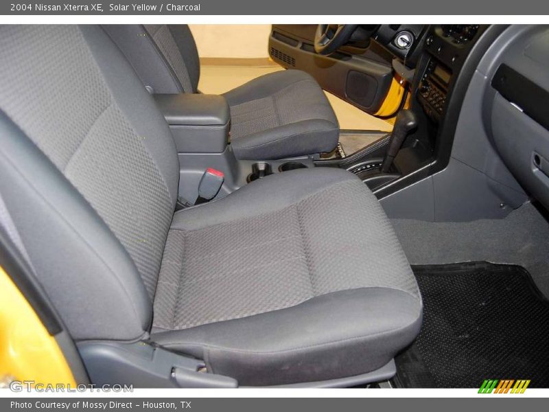 Solar Yellow / Charcoal 2004 Nissan Xterra XE