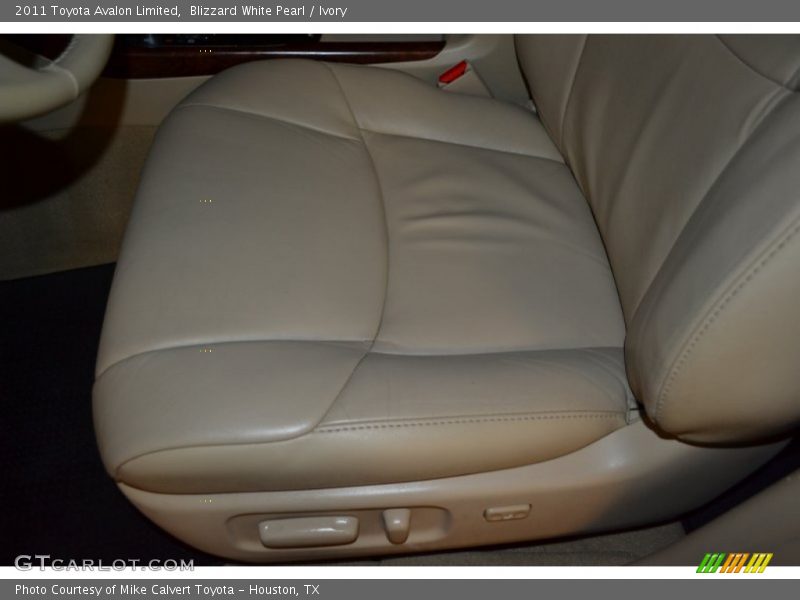Blizzard White Pearl / Ivory 2011 Toyota Avalon Limited
